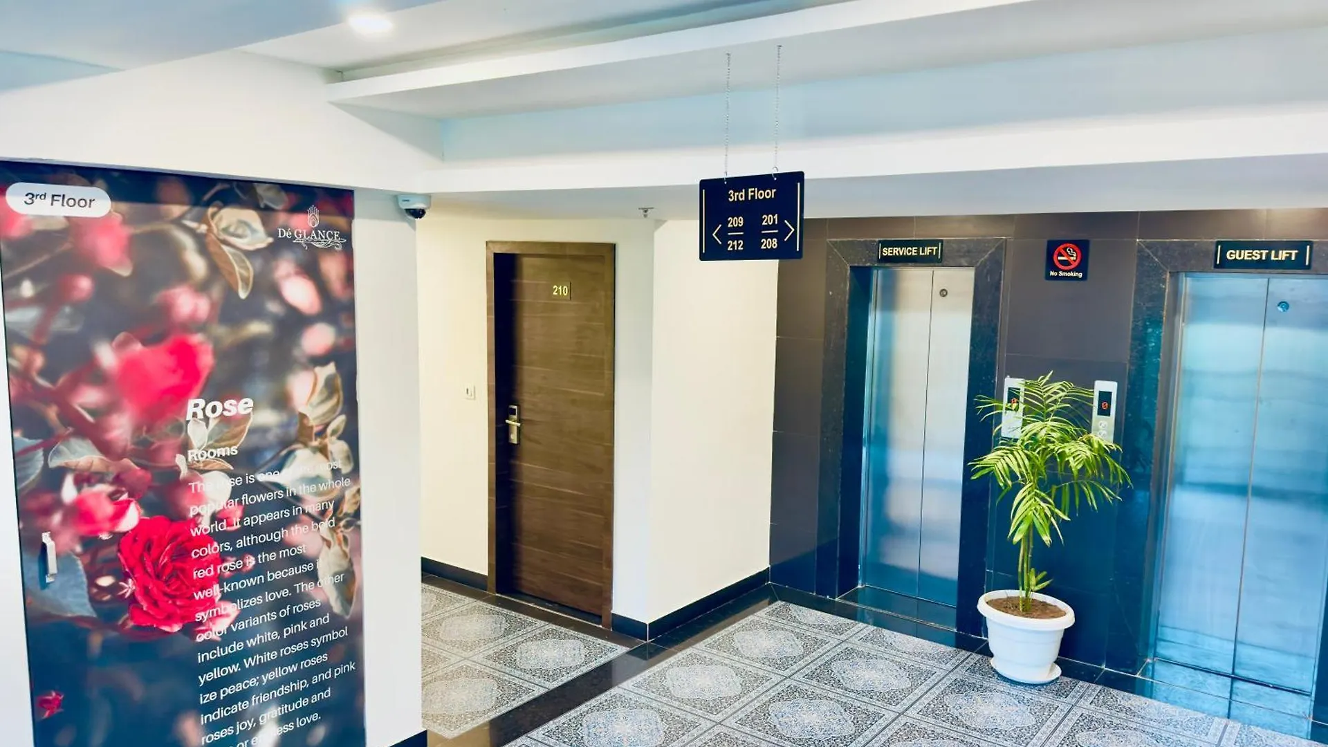 Hotel The Glance Inn Udaipur By Naina Staycation - Rooftop Swimming Pool ! Prime Location ! Most Awarded ! Big Parking !