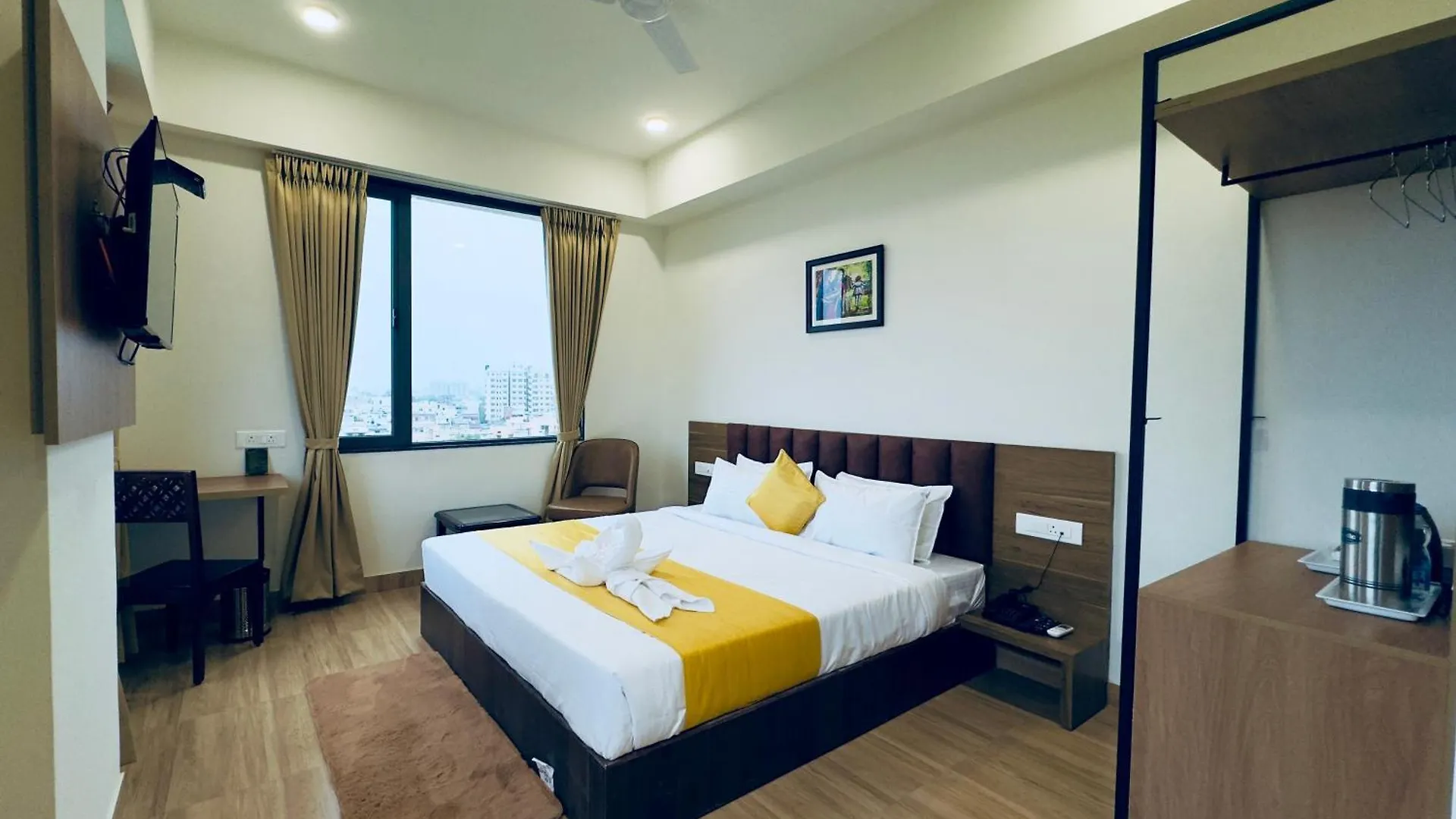 ホテル The Glance Inn Udaipur By Naina Staycation - Rooftop Swimming Pool ! Prime Location ! Most Awarded ! Big Parking !